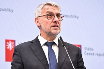 Volební systém kvůli dovolené prezidenta měnit nebudeme, říká Metnar