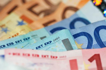 V průběhu týdne euro i region ztrácely