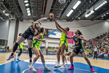 Basketbalistky USK Praha do finále play off vstoupily výhrou nad Žabinami rozdílem 35 bodů