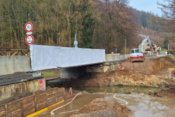 Stavební sezona začne v dubnu, do silnic půjde více než 2,2 miliardy