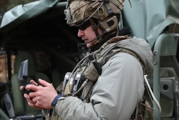 Rekordní zbrojení světa. Bezpečnost, nebo rozklad států?