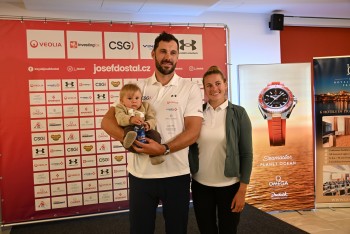 Pro Josefa Dostála už nejsou nejdůležitější  medaile, ale synek